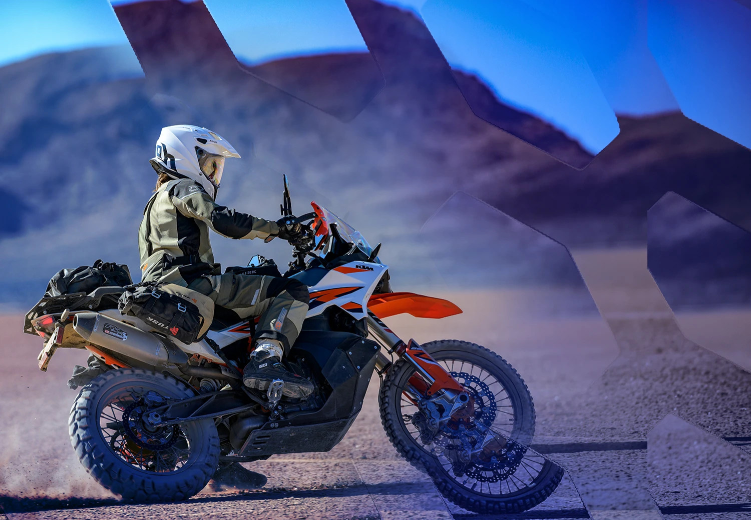 Rider wearing MSR Cryomesh gear showing the flexibility and flow of the gear.
