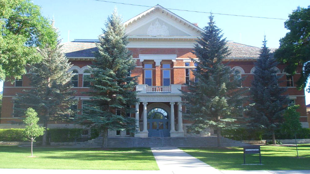 Noyes Administration Building at Snow College
